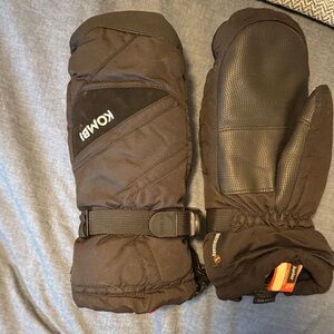 Kombi Kids Black Mittens